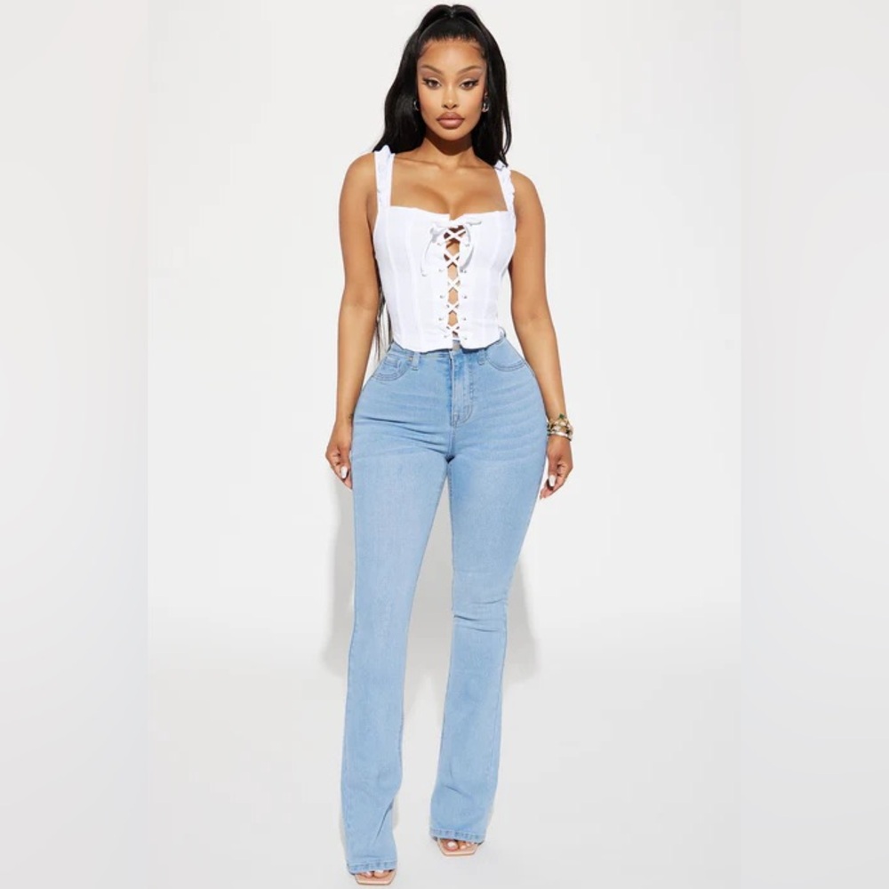 Fashion Nova Mesa Booty Lifting Stretch Bootcut Jeans - Light Wash